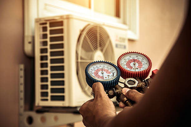Professional Ac Installation technician working in Newtown, IN